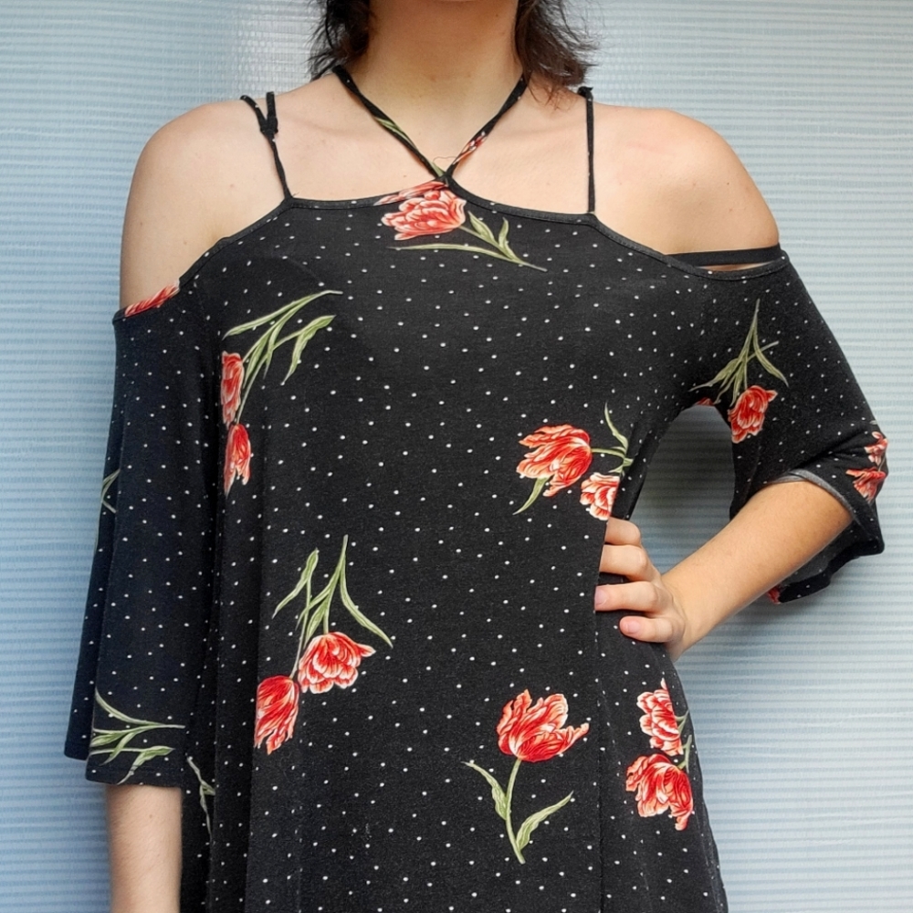 Woman's Rose Blouse - Black